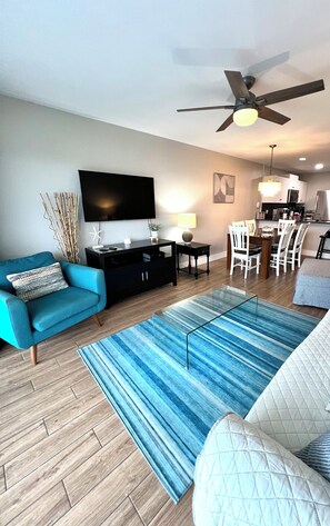 Smart TV, video games - GULF VIEWS, SLEEPS 8, BEACH SERVICE INC! (Miramar Beach)