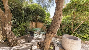 Mobil Karavan | Tempat makan outdoor