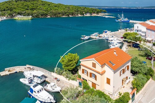 One Bedroom Apartment With a sea View