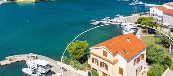 One Bedroom Apartment With a sea View