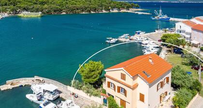 One Bedroom Apartment With a sea View