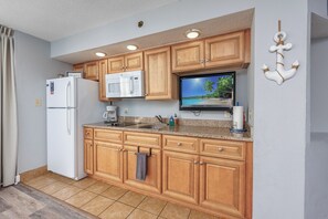 Microwave, oven, coffee/tea maker, toaster