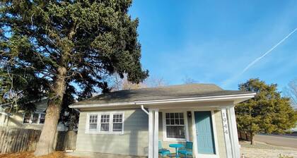 The Bungalow Retreat by UNC - Free Bikes!