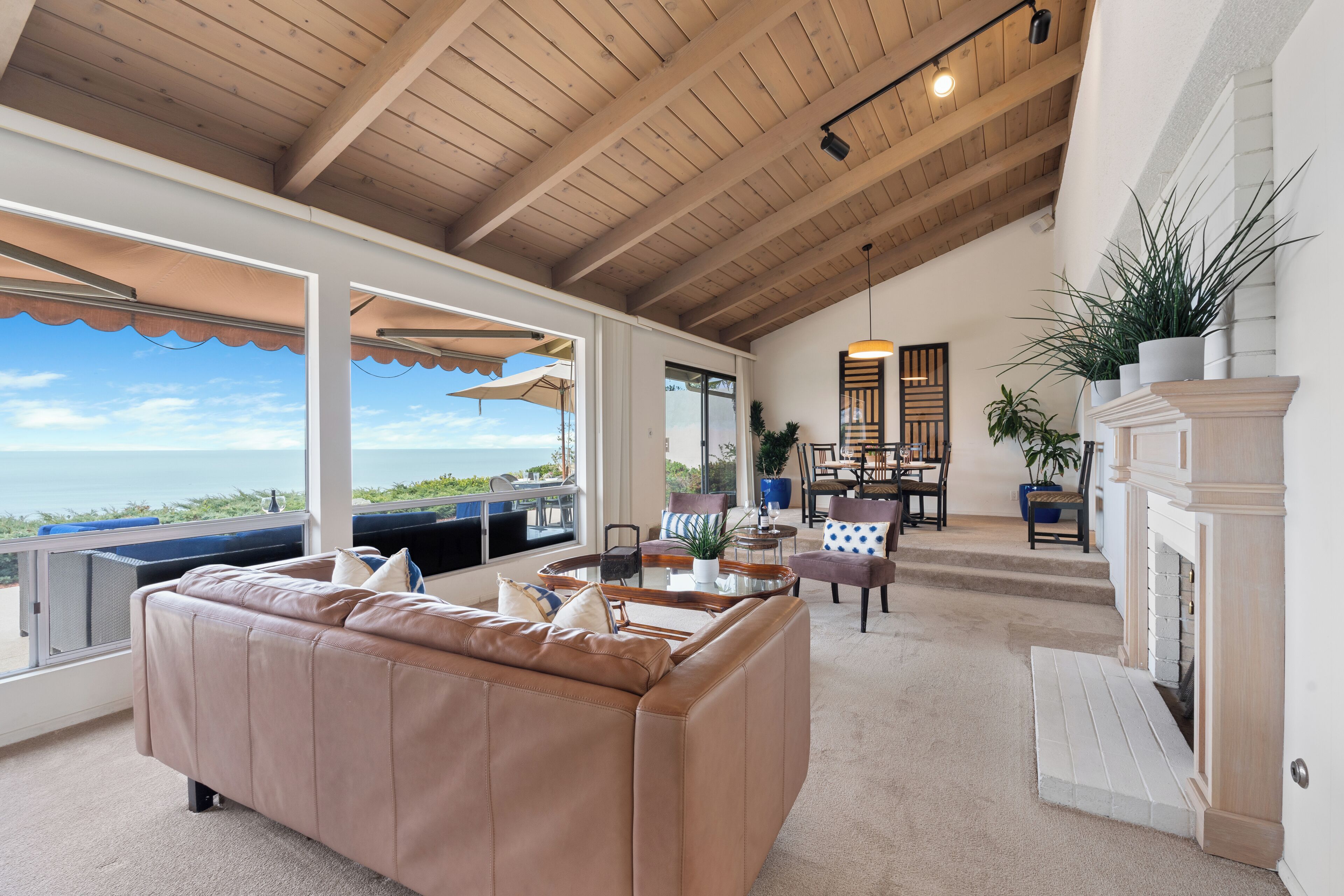 Smart-TV, Stereoanlage, Arbeitsbereiche