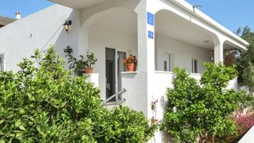 House (Two Bedroom House) | Exterior