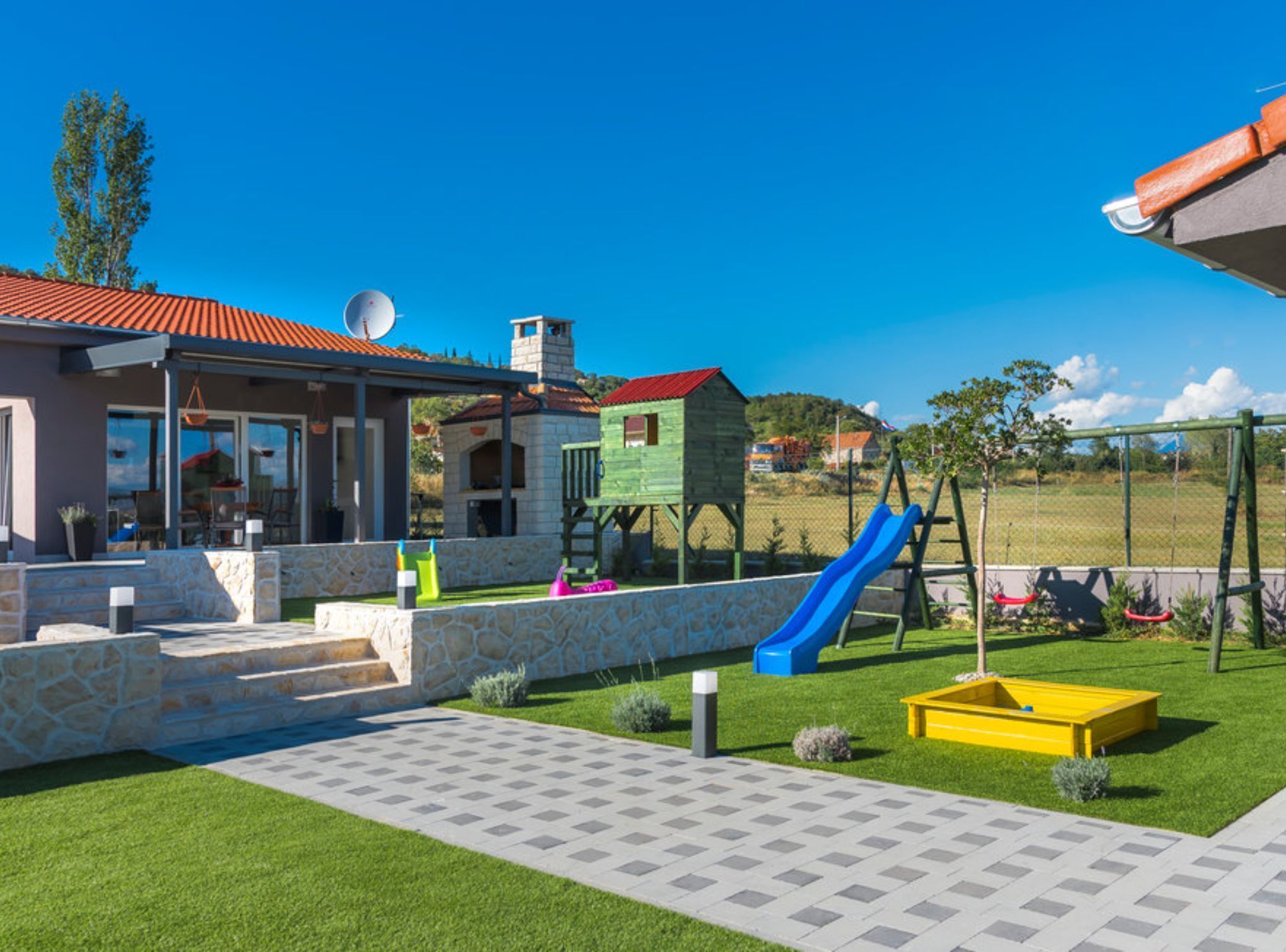 Villa (Villa Tomić Drniš - Siverić) | Children's play area - outdoor
