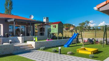 Villa (Villa Tomić Drniš - Siverić) | Children's play area - outdoor