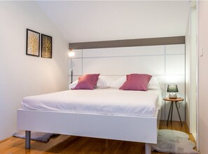 5 bedrooms, cots/infant beds - Villa Branka (Drnis)