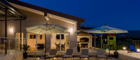 Villa (Villa Tomić Drniš - Siverić) | Outdoor pool