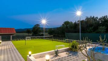 Villa (Villa Tomić Drniš - Siverić) | Children's play area - outdoor