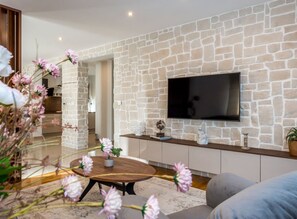 Villa (Villa Tomić Drniš - Siverić) | Interior
