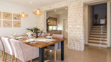 Villa (Villa Tomić Drniš - Siverić) | Dining room
