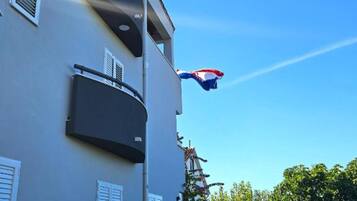 Departamento (One-Bedroom Apartment With Garden Vie) | Exterior