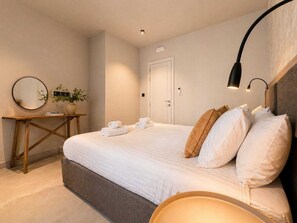 1 bedroom, iron/ironing board, free WiFi, bed sheets - Exclusive Retreat off the Seafront Promenade (Il-Gżira)