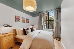 1 chambre, bureau, fer et planche à repasser, Wi-Fi