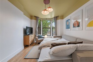 1 室のベッドルーム、デスク、アイロン / アイロン台、WiFi