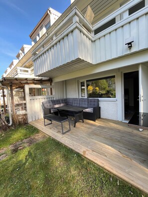 Outdoor dining - Apartment, forest area, lake/sea, golf and shopping centers (Askim)