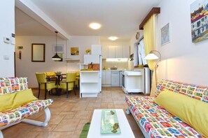 Leilighet, 1 soverom, terrasse | Oppholdsrom