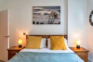 Apartment | 2 bedrooms, iron/ironing board - Apartment in Woolacombe Near Award-winning Beach (Woolacombe)