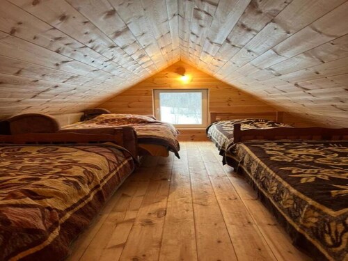 Charming bed & breakfast with WiFi in scenic Savnik Municipality