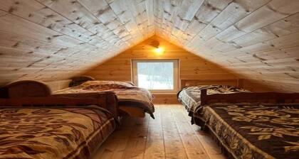 Charming bed & breakfast with WiFi in scenic Savnik Municipality