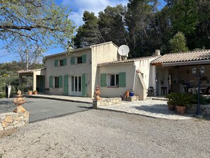 Exterior - Villa in Provence With Private Pool (Draguignan)