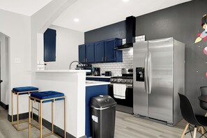 電子レンジ、オーブン、コンロ、食器洗い機