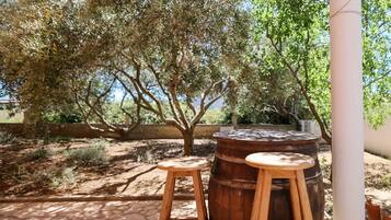 Apartment | Outdoor dining