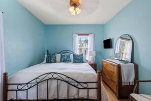 3 makuuhuonetta, silitysrauta/-lauta, ilmainen Wi-Fi, vuodevaatteet