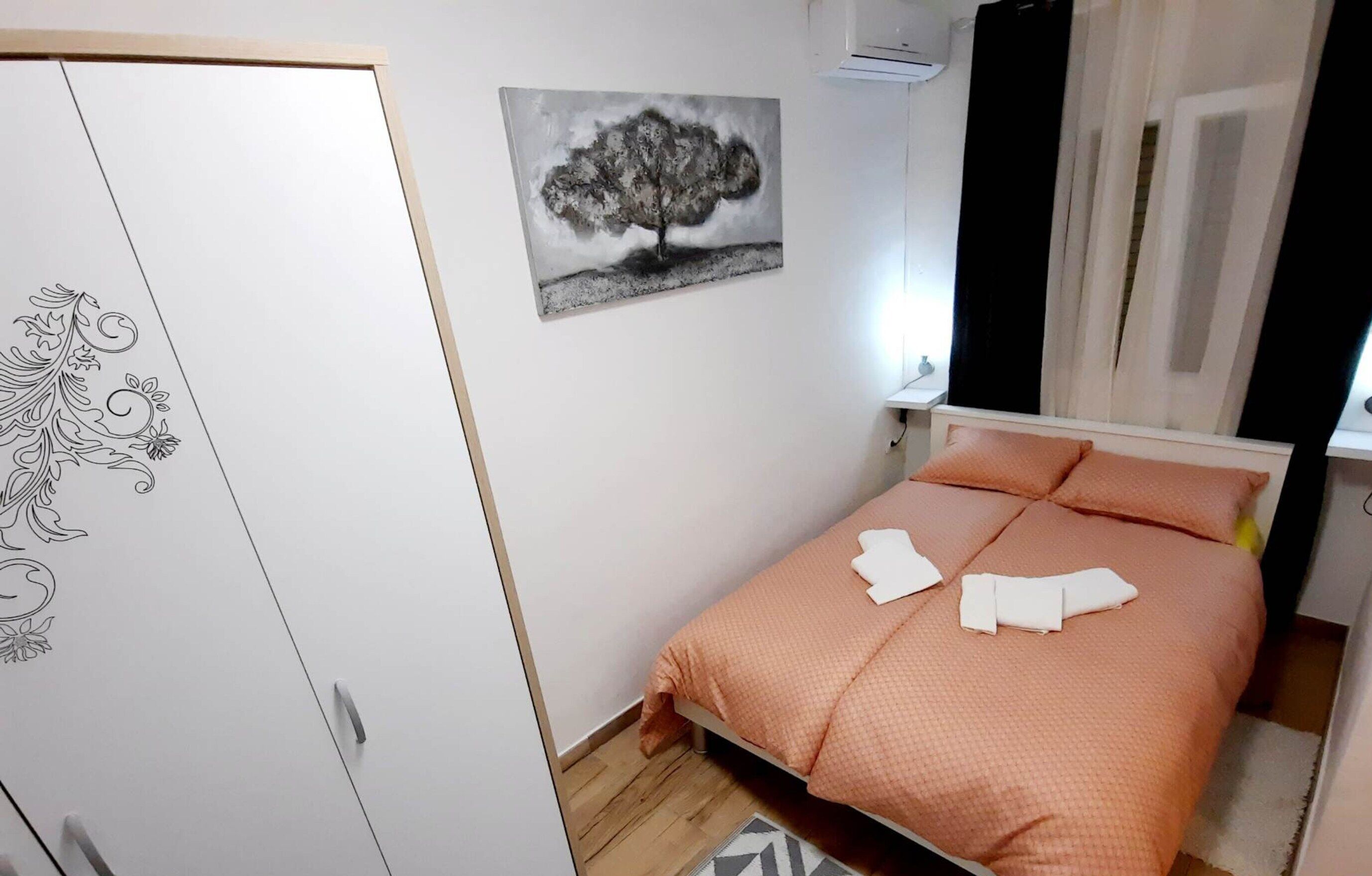 Apartment | 2 bedrooms, laptop workspace, iron/ironing board