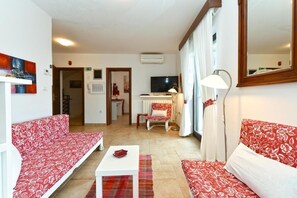 Leilighet, 1 soverom, terrasse | Oppholdsrom
