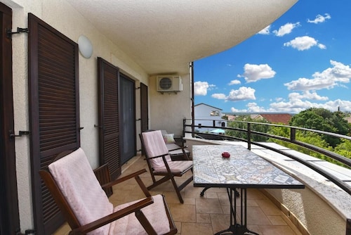 Charming Apartment With Balcony and Pool