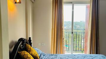3 bedrooms, iron/ironing board, WiFi