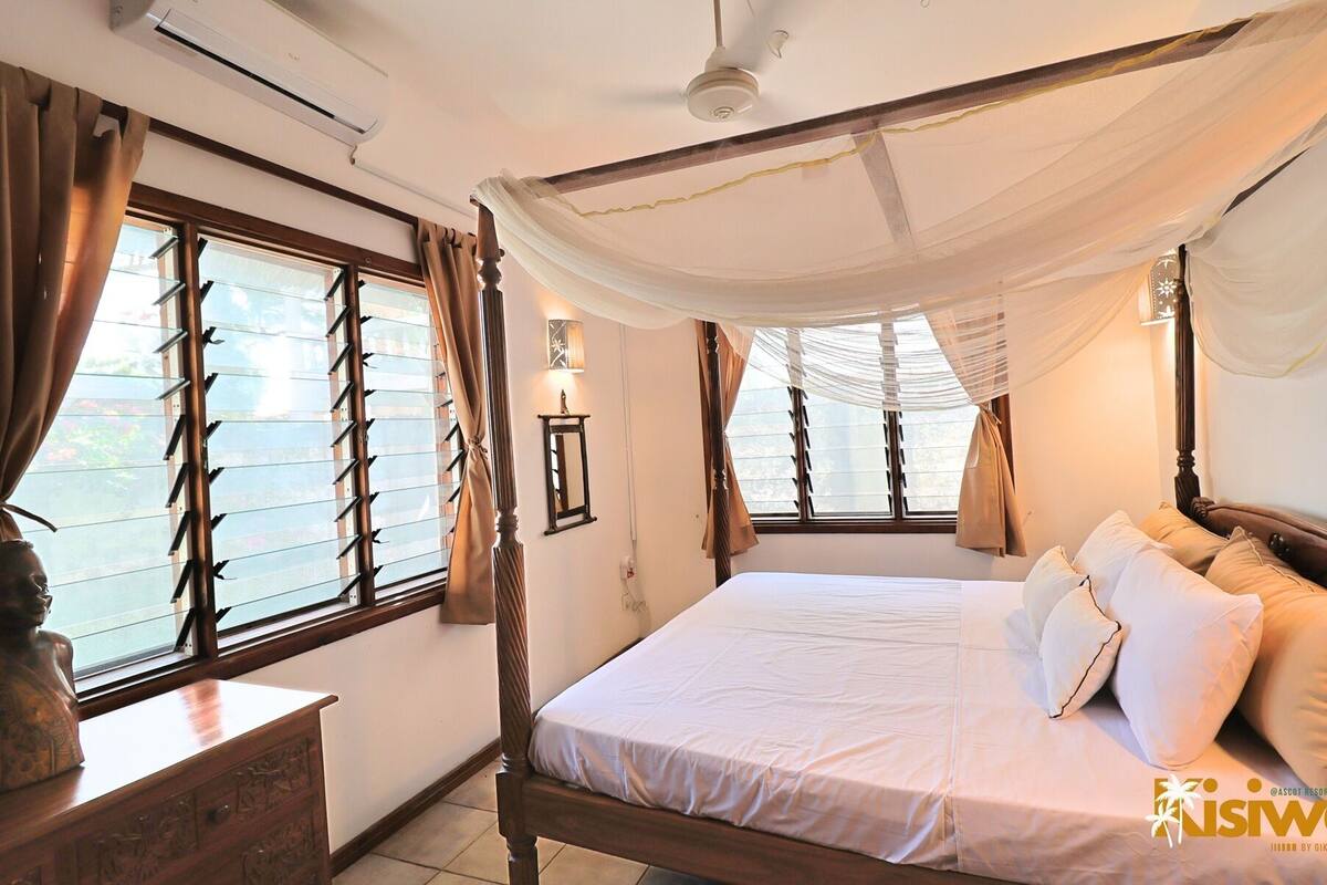 Familie appartement, uitzicht op tuin | Hypoallergeen beddengoed, een kluis op de kamer