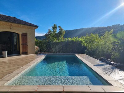 Vacation home in Ardèche with swimming pool. Calm and natural!