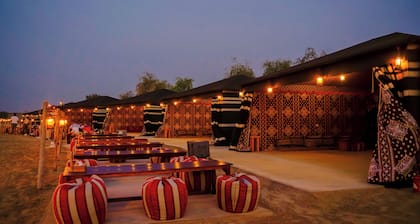 Al Marmoom Oasis Luxury Tents and Bedouin Experience
