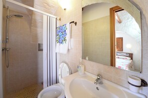 Villa, 2 Bedrooms, Smoking, Balcony - Live a Peaceful Experience in the "garden of Europe" of Puglia (Alberobello)