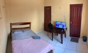 Chambre Double | Espace de travail pour ordinateur portable, Wi-Fi gratuit