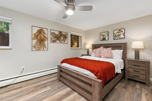 Condo, nhiều giường, sân hiên, quang cảnh vườn (220 Peterson St. (Unit 3,4,7,8)) | 7 phòng ngủ, trang trí khác biệt