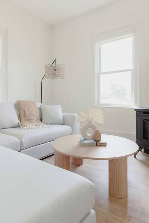 TV, fireplace, books, offices