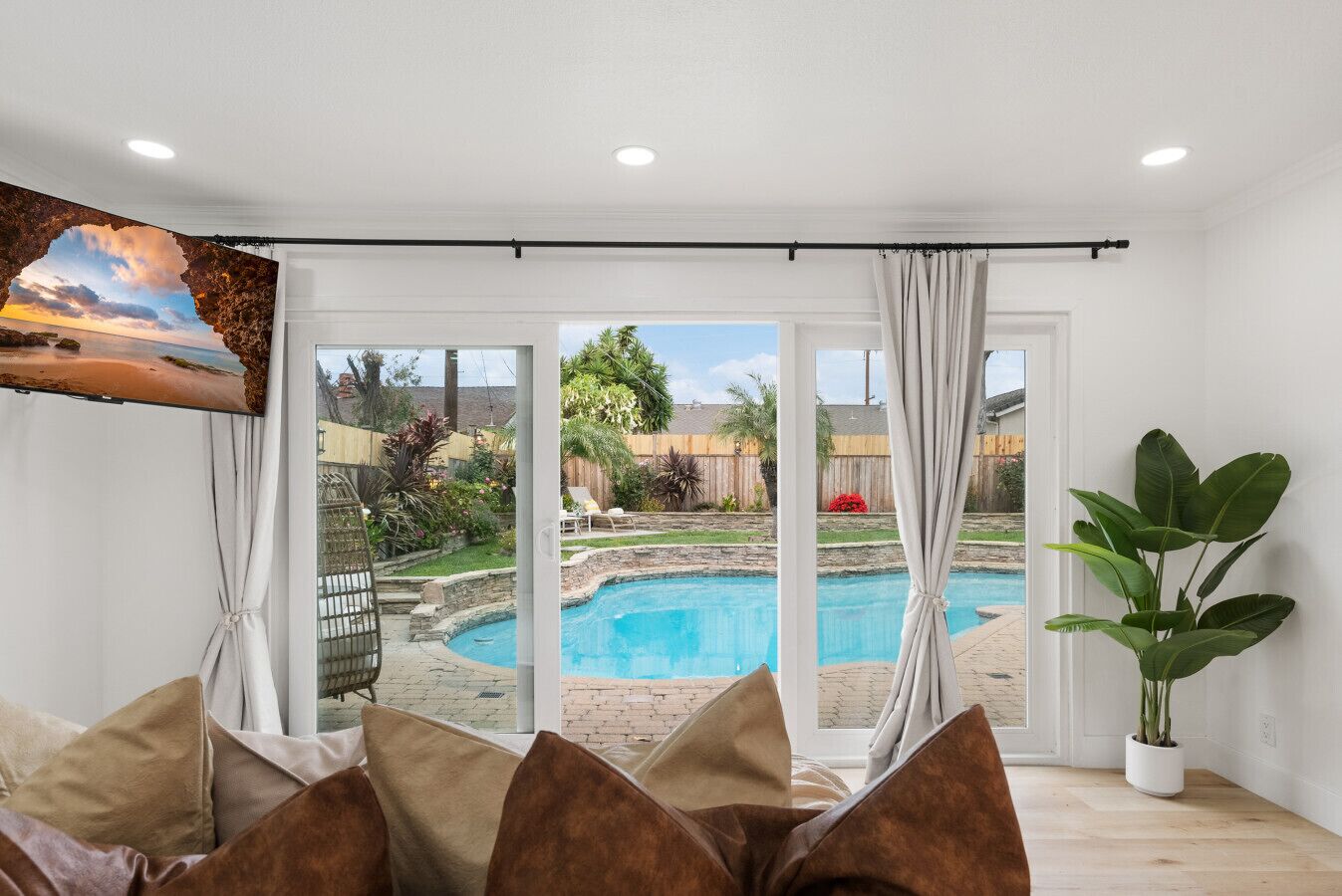 Sunny Daze | Heated Pool | Billiards | Games - Chino Hills, CA