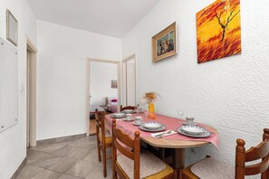 Apartment | Dining - 2 Bedroom Apartment in Tribunj (Tribunj)