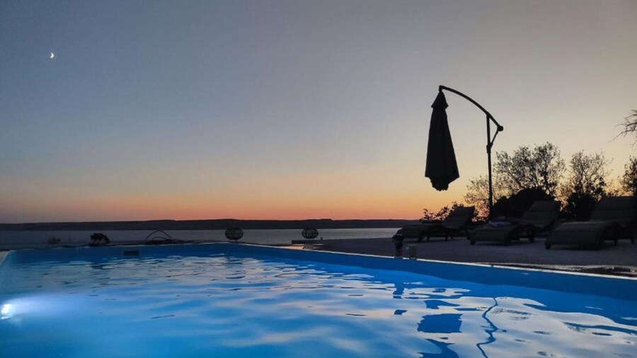 Tastefully Designed Apartment in Karlobag