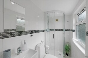 Family House | Bathroom