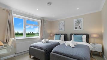 4 bedrooms, free WiFi, bed sheets