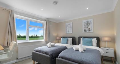 Stylish 4 Bedroom Home in Brightside Ave