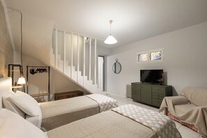 デラックス ヴィラ | 4 室のベッドルーム、遮光カーテン、アイロン / アイロン台、WiFi (無料)