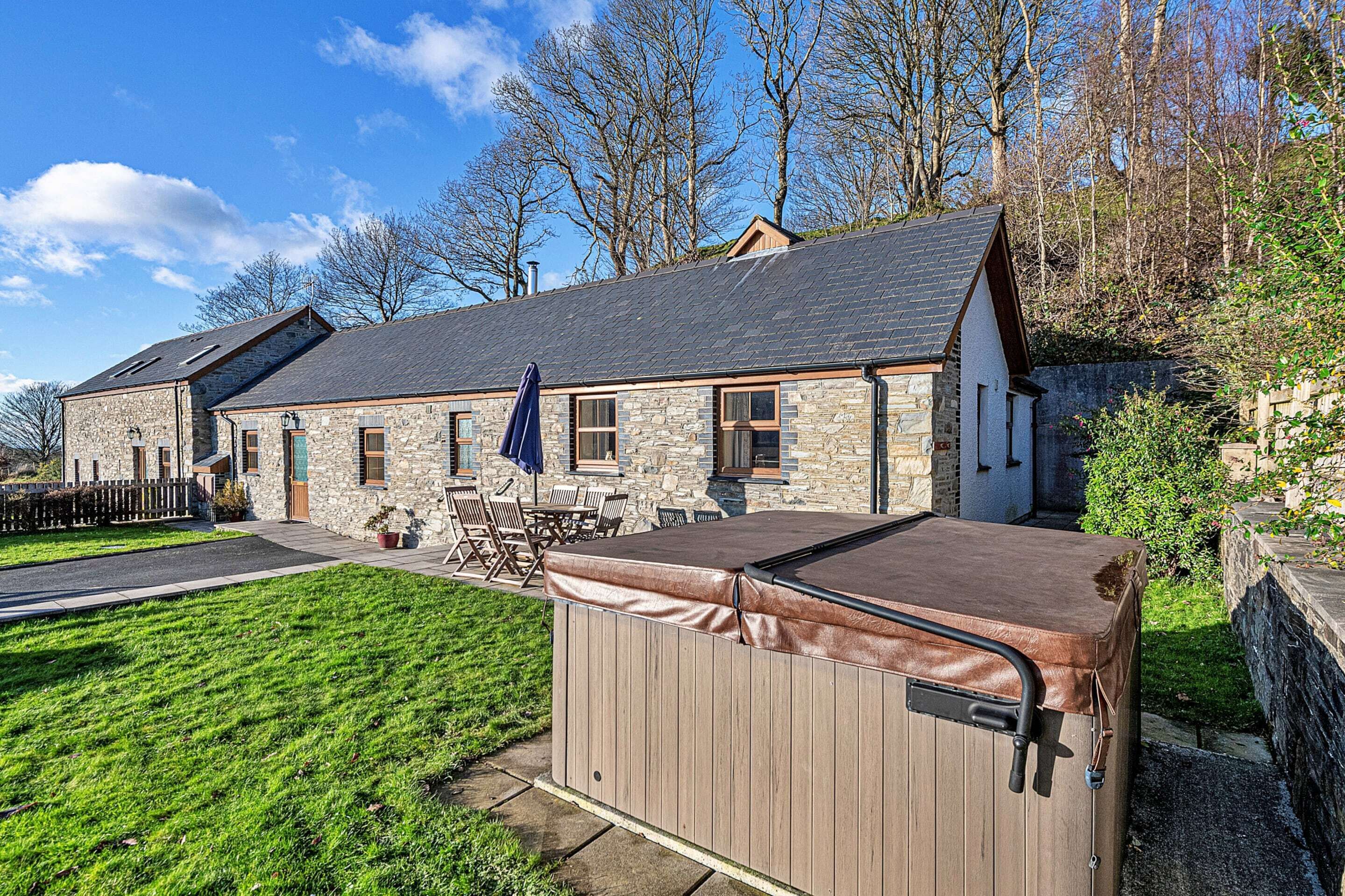 Cottage | Outdoor dining