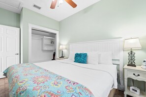 2 bedrooms, iron/ironing board, free WiFi, bed sheets - Cozy Cottage 4 of 4 with Bay View|2BR |Pool|Grill|Roll-in Accessible Shower (Port St. Joe)