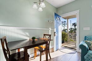 Dining - Cozy Cottage 4 of 4 with Bay View|2BR |Pool|Grill|Roll-in Accessible Shower (Port St. Joe)